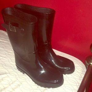 Rugged Outback Rainboots